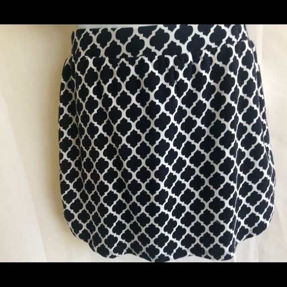 Crown & Ivy Girls 2 Piece Shirt / Skirt Size Large - Picture 5 of 7